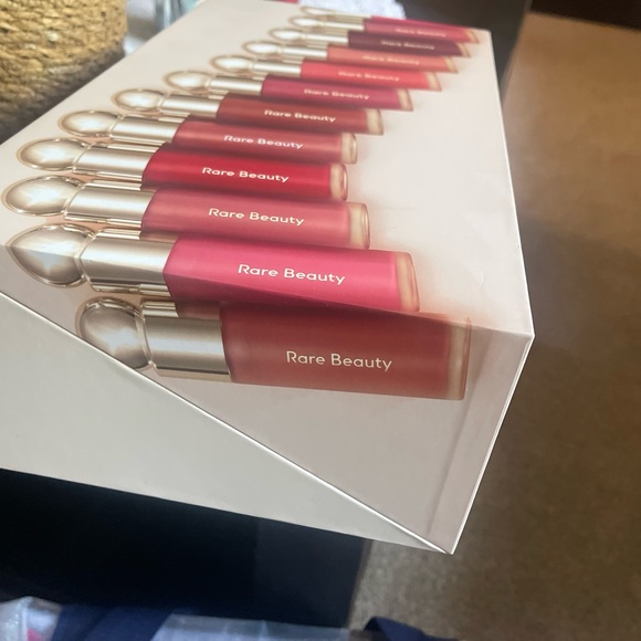 LIMITED EDITION Rare Beauty Blush Vault, includes a blush brush. - Picture 5 of 7